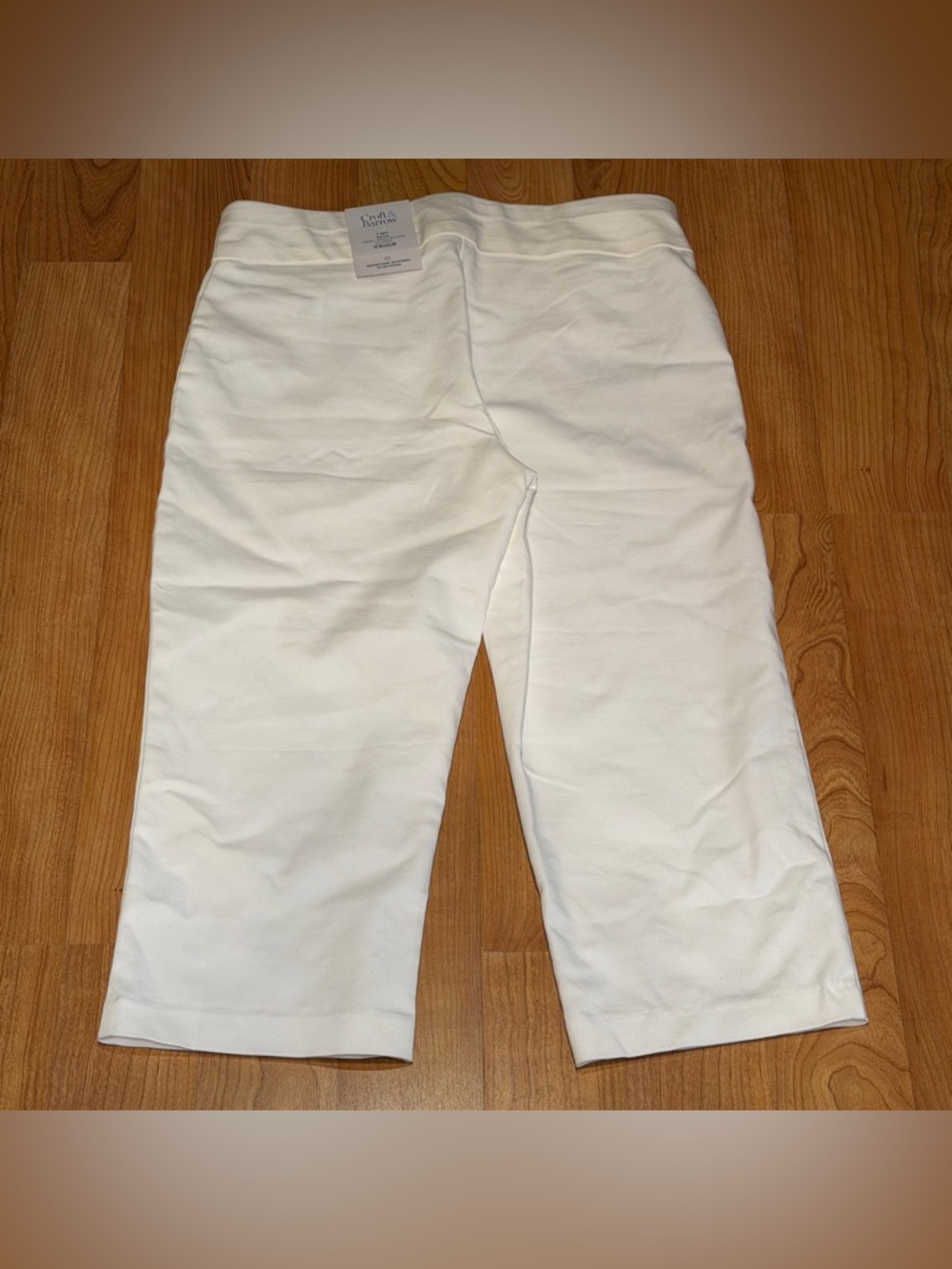 NWT Croft & Barrow Women’s Mid-Rise Elastic Waist White Capri Pants Size 10 - Picture 11 of 11